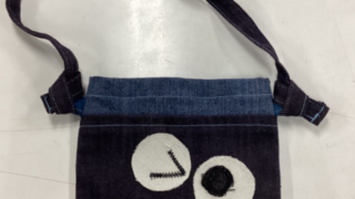 デニムのショルダーバッグ